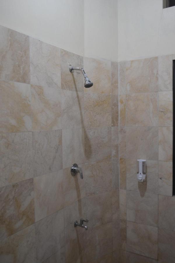 Hotel Batukaras Kalaras المظهر الخارجي الصورة