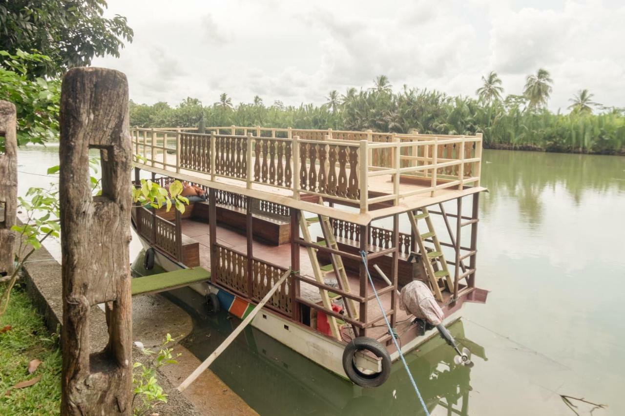 Hotel Batukaras Kalaras المظهر الخارجي الصورة