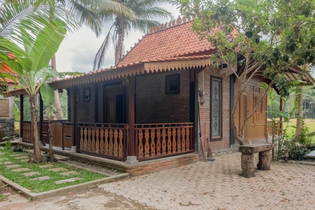 Hotel Batukaras Kalaras المظهر الخارجي الصورة