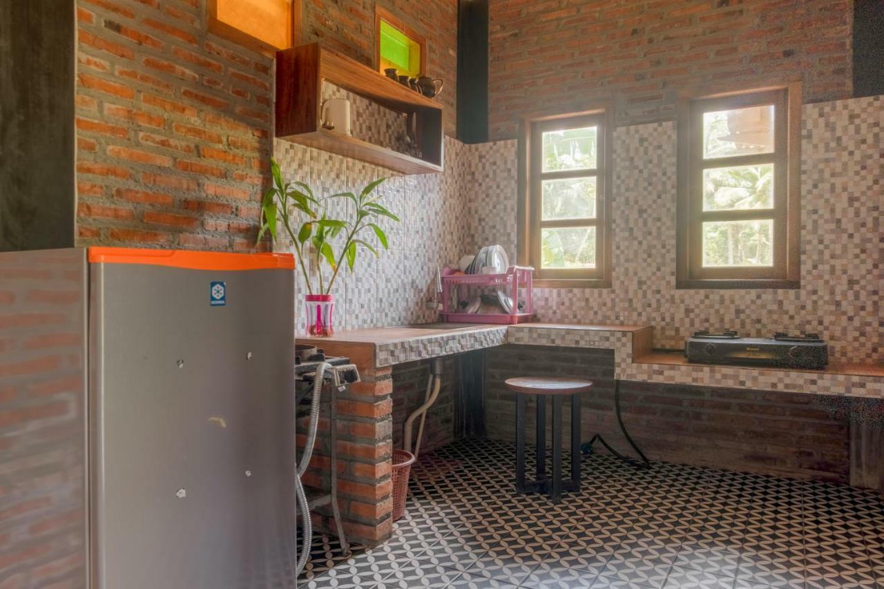 Hotel Batukaras Kalaras المظهر الخارجي الصورة