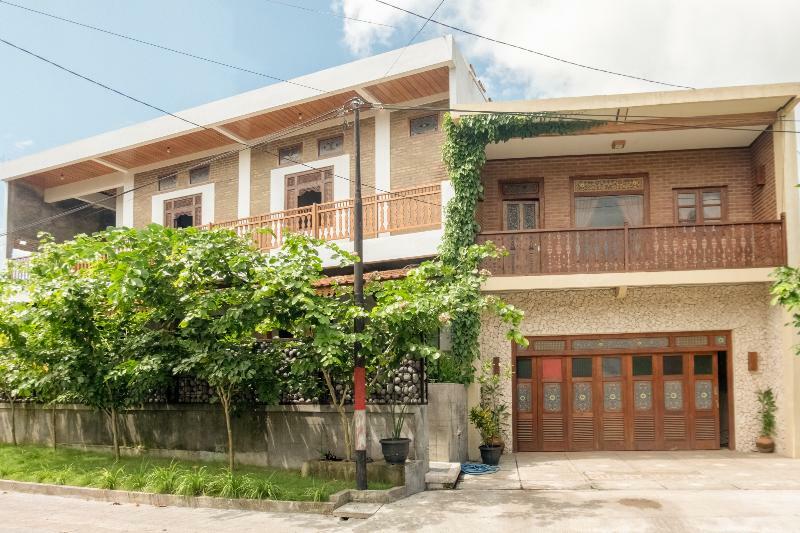 Hotel Batukaras Kalaras المظهر الخارجي الصورة